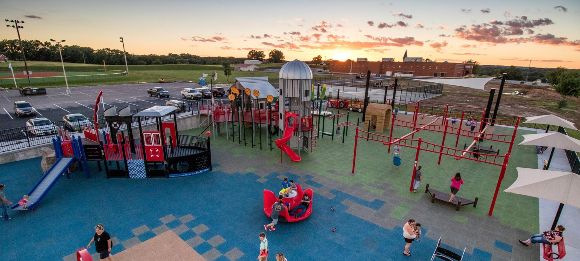 commercial recreational equipment & playgrounds