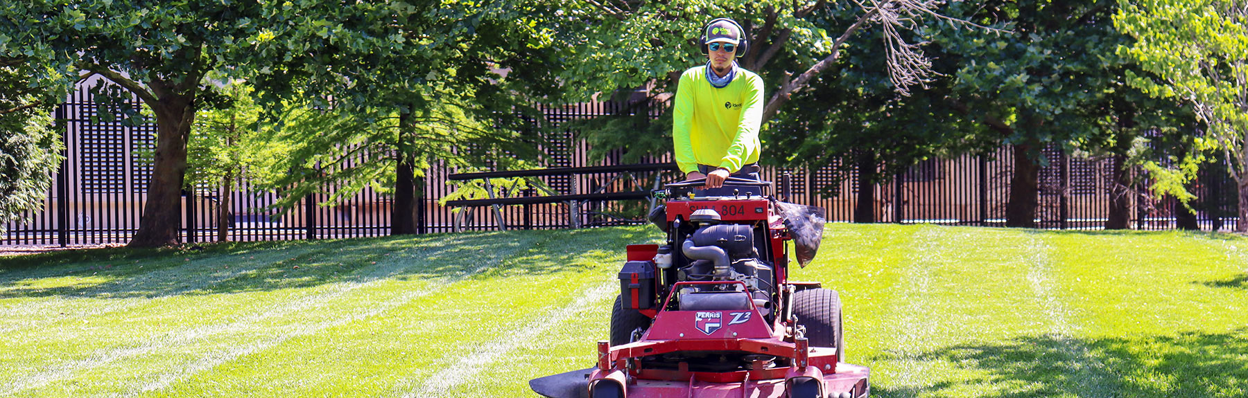 Glen Carbon & Edwardsville, IL Commercial Landscaping